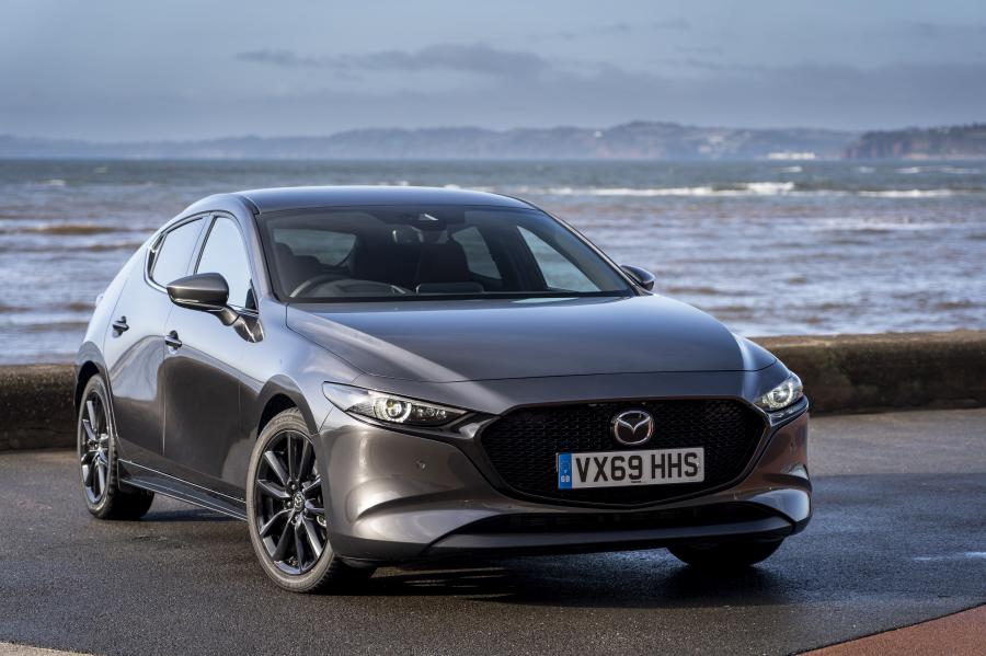  Mazda3 Skyactiv-X AWD Hatchback (BP) 2019 года  (UK) (фото 27 из 42)